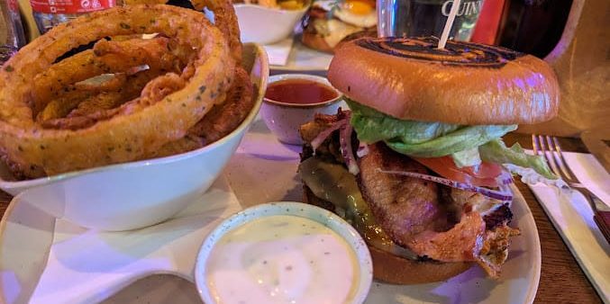 BóBós Burgers – Abbey Street dublin burger bacon and onion rings