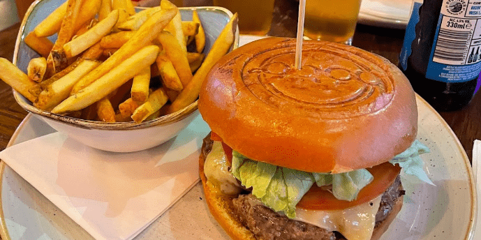 BóBós Burgers – Abbey Street dublin burger with french fries