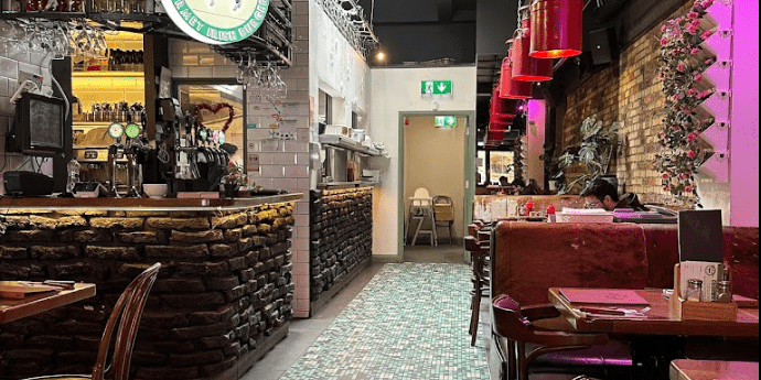 BóBós Burgers – Abbey Street dublin inside sitting