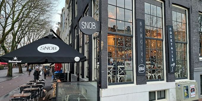 Snob Burger Place Amsterdam - view from outside