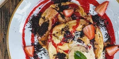 silo coffee berlin - pancake chocolat, strawberries, banana