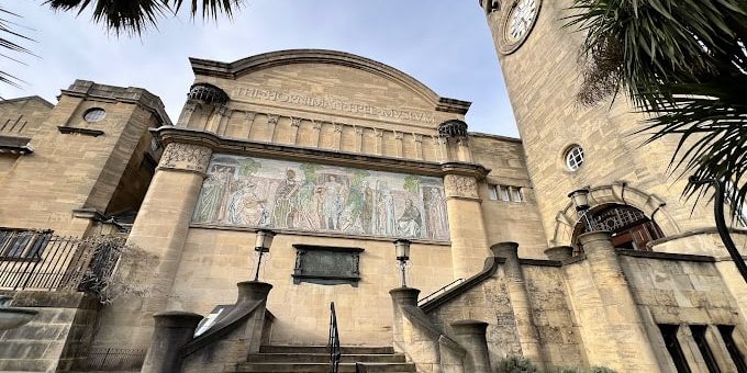 Horniman Museum and Gardens London SE23 3PQ - Outside Atmosphere