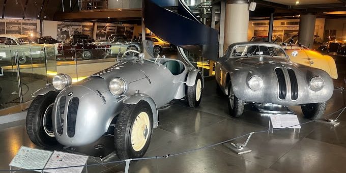 The Hellenic Motor Museum Athina - Inside Atmosphere