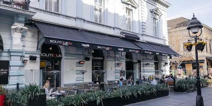 Boutique #2 Café & Restaurant Belgrade - Outside Atmosphere