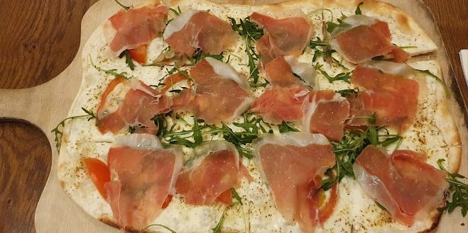 Café des Pyrénées Bern - ham pizza