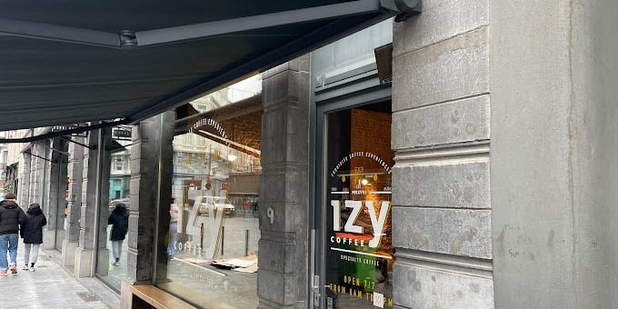 Izzy Coffee Brussels - Outside Atmosphere