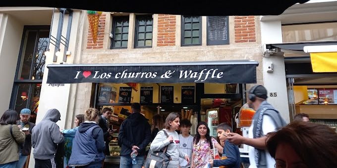 Los Churros & Waffle Brussels - Outside Atmosphere