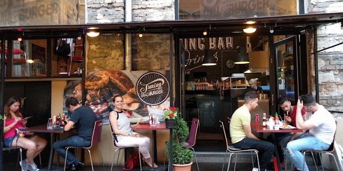 Tuning Bar&Burger Budapest - Outside Atmosphere