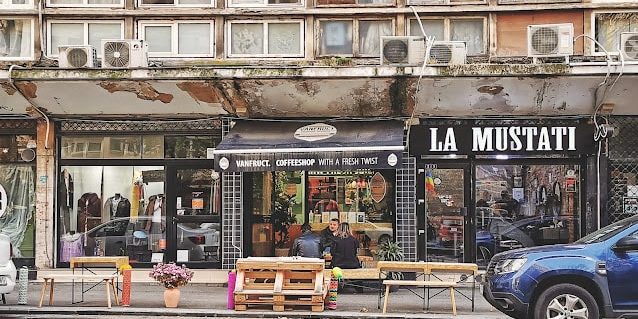 VanFruct Specialty Coffee Shop Bucharest - Outside Atmosphere